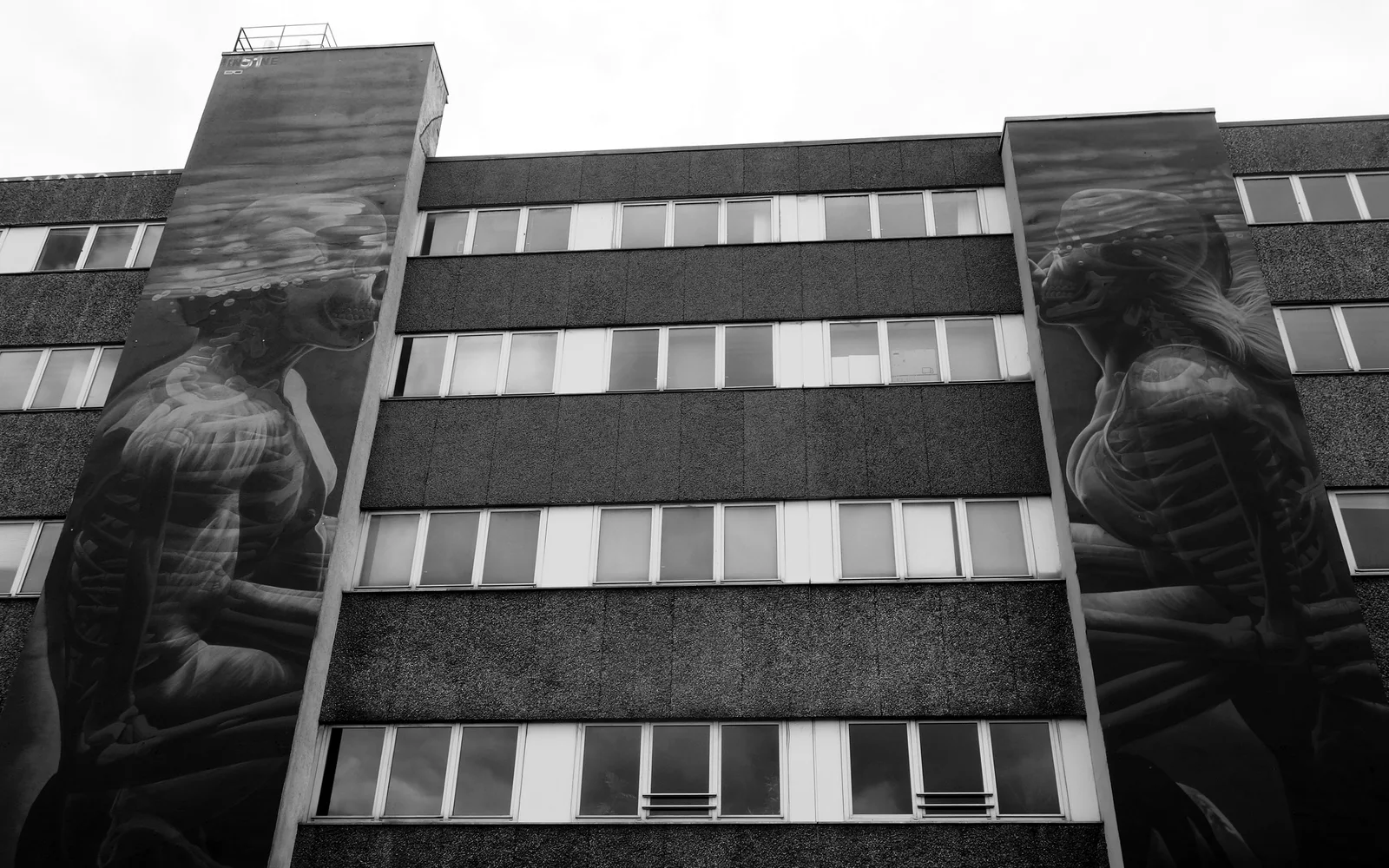 Urbane Fassade mit großflächiger Kunst in Kreuzberg